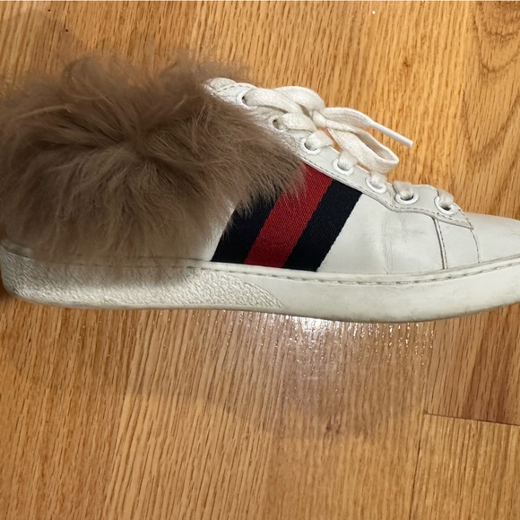 Authentic Gucci Ace Sneakers with Fur size 5 - Picture 5 of 8